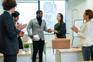 Como o design gráfico pode melhorar a experiência de onboarding de novos colaboradores